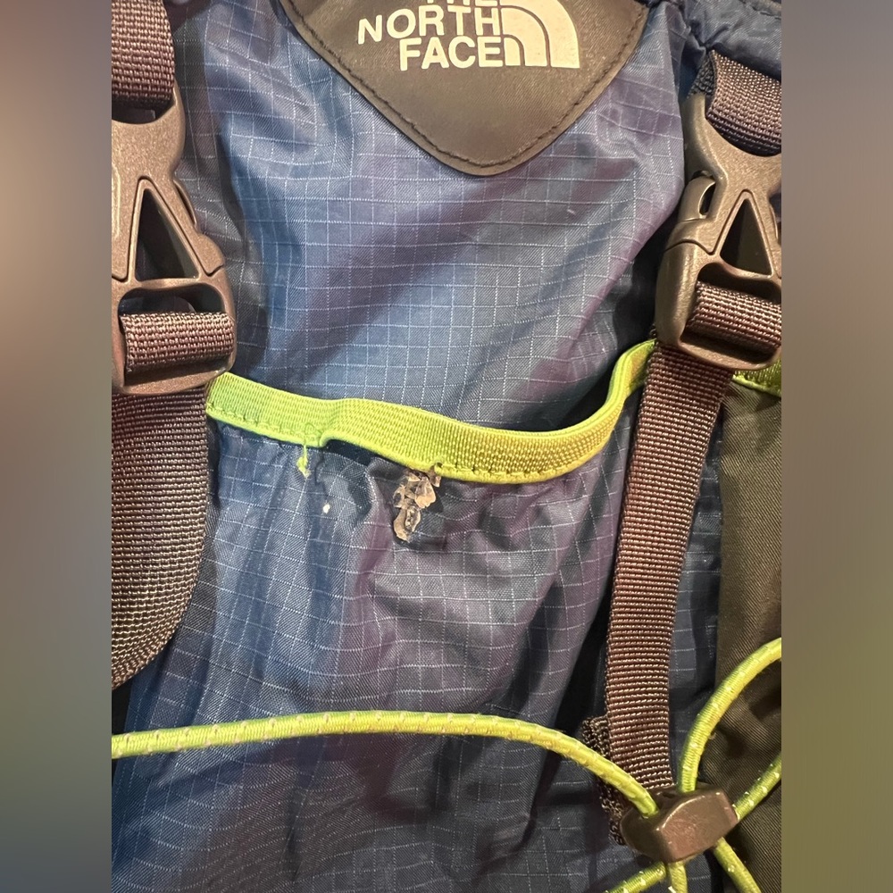 The North Face Angstrom 30 Hiking Backpack - Picture 3 of 4